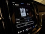 Volvo V60 B4 Plus Dark | Schuifdak | Trekhaak | Adaptieve Cruise Control | Stoelverwarming voor+achter | Stuurwielverwarming | Parkeercamera | Full LED Meesturende koplampen | Pilot Assist | BLIS Dode Hoek Detectie | Elektrische voorstoelen geheugen | Lederen bekleding | Zitting verlenging voorstoelen | 18 Inch | Google Infotainment | Keyless Drive | Parkeersensoren voor+achter | Privacy Glass | Elektrisch bedienbare achterklep | Breedstralers in voorbumper | DAB Radio | Apple Carplay/Android Auto | Volvo On Call met mobiele App functie | Denim Blue Metallic |