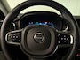 Volvo V60 B4 Plus Dark | Schuifdak | Trekhaak | Adaptieve Cruise Control | Stoelverwarming voor+achter | Stuurwielverwarming | Parkeercamera | Full LED Meesturende koplampen | Pilot Assist | BLIS Dode Hoek Detectie | Elektrische voorstoelen geheugen | Lederen bekleding | Zitting verlenging voorstoelen | 18 Inch | Google Infotainment | Keyless Drive | Parkeersensoren voor+achter | Privacy Glass | Elektrisch bedienbare achterklep | Breedstralers in voorbumper | DAB Radio | Apple Carplay/Android Auto | Volvo On Call met mobiele App functie | Denim Blue Metallic |