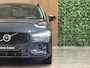 Volvo V60 B4 Plus Dark | Schuifdak | Trekhaak | Adaptieve Cruise Control | Stoelverwarming voor+achter | Stuurwielverwarming | Parkeercamera | Full LED Meesturende koplampen | Pilot Assist | BLIS Dode Hoek Detectie | Elektrische voorstoelen geheugen | Lederen bekleding | Zitting verlenging voorstoelen | 18 Inch | Google Infotainment | Keyless Drive | Parkeersensoren voor+achter | Privacy Glass | Elektrisch bedienbare achterklep | Breedstralers in voorbumper | DAB Radio | Apple Carplay/Android Auto | Volvo On Call met mobiele App functie | Denim Blue Metallic |