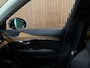 Volvo XC90 T8 AWD Recharge Inscription | Trekhaak | 360 Camera | Harman Kardon | Adaptieve Cruise Control | Stoel en Stuurwielverwarming | Schuifdak | 20 Inch | Full LED  Meesturende koplampen | Pilot Assist | BLIS Dode Hoek Detectie | Standkachel met Volvo On Call App | Elektrische voorstoelen geheugen | Lederen bekleding | Zitting verlenging voorstoelen | Lederen Dashboard | Keyless Drive | Parkeersensoren voor+achter | Privacy Glass | Elektrisch bedienbare achterklep | Geïntegreerde zongordijnen achterportieren | Verlichte instaplijsten | 7-Persoons | 4-Zone Climate Control | DAB Radio | Apple Carplay/Android Auto | Alarm Klasse III | Draadloos telefoon opladen | Volvo On Call met mobiele App functie | Onyx Black Metallic |
