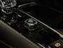 Volvo V90 T6 AWD Recharge Ultra Ultimate Dark | Bowers & Wilkins | Luchtvering | Schuifdak | 360 Camera | Head-Up Display | Adaptieve Cruise Control | Stoel en stuurwielverwarming | 19 Inch | Full LED Meesturende koplampen | Pilot Assist | BLIS Dode Hoek Detectie | Elektrische voorstoelen geheugen | R-Design Contour Stoelen met wit stiksel en bies | Zitting verlenging voorstoelen | Lederen Dashboard | Google Infotainment | Keyless Drive | Parkeersensoren voor+achter | Privacy Glass | Elektrisch bedienbare achterklep | Geïntegreerde kinderzitjes achterin | Geïntegreerde zongordijnen achterportieren | DAB Radio | Alarm Klasse III | Apple Carplay/Android Auto | Volvo On Call met mobiele App functie | Silver Dawn Metallic |