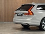 Volvo V90 T6 AWD Recharge Ultra Ultimate Dark | Bowers & Wilkins | Luchtvering | Schuifdak | 360 Camera | Head-Up Display | Adaptieve Cruise Control | Stoel en stuurwielverwarming | 19 Inch | Full LED Meesturende koplampen | Pilot Assist | BLIS Dode Hoek Detectie | Elektrische voorstoelen geheugen | R-Design Contour Stoelen met wit stiksel en bies | Zitting verlenging voorstoelen | Lederen Dashboard | Google Infotainment | Keyless Drive | Parkeersensoren voor+achter | Privacy Glass | Elektrisch bedienbare achterklep | Geïntegreerde kinderzitjes achterin | Geïntegreerde zongordijnen achterportieren | DAB Radio | Alarm Klasse III | Apple Carplay/Android Auto | Volvo On Call met mobiele App functie | Silver Dawn Metallic |