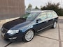 Volkswagen Passat Variant 3.2 V6 Highline 4M
