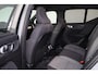 Volvo XC40 B3 Plus Dark - IntelliSafe Assist & Surround - 360º Camera - Harman/Kardon audio - Verwarmde voorstoelen - Parkeersensoren voor & achter - Elektr. bedienb. voorstoelen met geheugen links - Draadloze tel. lader - Extra getint glas - Inklapbare trekhaak - 18' LMV