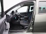 Dacia Duster 1.2 TCe 4x2 10th Anniversary | Trekhaak | Side-bars | Airconditioning | Cruise Control & Snelheidsbegrenzer | 16" LMV | Bluetooth | Privacy Glass | Orig. NL