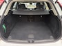 Volvo XC60 2.0 T6 Plug-in hybrid AWD Ultimate Dark | Schuif-/ kanteldak| Head-up display| Harman Kardon audiosysteem| Stoelverwarming voor + achter| Stuurwielverwarming| Semi- elektrisch inklapbare trekhaak|