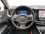 Volvo XC60 2.0 T6 Plug-in hybrid AWD Ultimate Dark | Schuif-/ kanteldak| Head-up display| Harman Kardon audiosysteem| Stoelverwarming voor + achter| Stuurwielverwarming| Semi- elektrisch inklapbare trekhaak|