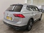 Volkswagen Tiguan Allspace 1.5 TSI 150pk Automaat Life 7 Persoons | Achteruitrijcamera | Multimedia Pakket | CarPlay |4 Season 18"