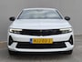 Opel Astra Electric 54 kWh GS / SOH 98% / Stuur- & Stoelverwarming / Rondomzicht camera / Navigatie / Apple Carplay Android Auto / CCS snelladen / Stand-kachel / Adaptief cruise control / Keyless Entry/Start / Lichtmetalen wielen 18“ /