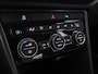 Volkswagen T-Roc 1.5 TSI Sport 150Pk (APPLE CARPLAY, GROOT NAVI, STUUR/STOELVERWARMING, CAMERA, SPORTSTOELEN, ADAPTIVE CRUISE, CLIMATE, NIEUWE APK, NIEUWSTAAT)