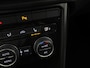 Volkswagen T-Roc 1.5 TSI Sport 150Pk (APPLE CARPLAY, GROOT NAVI, STUUR/STOELVERWARMING, CAMERA, SPORTSTOELEN, ADAPTIVE CRUISE, CLIMATE, NIEUWE APK, NIEUWSTAAT)