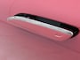 Mercedes-Benz GLB 200 Business Solution AMG 7p. | Premium plus pakket | Nightpakket | Trekhaak | Vast panoramadak | GUARD 360° | Sportstoelen | Massage functie | Burmester Surround Sound | 19” vijfspaaks lichtmetalen AMG-velgen |
