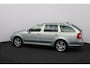 Skoda Octavia Combi 1.4 TSI Elegance Business Line/ Trekhaak/ 17'' LMV/ Xenon/ Media-Scherm/ Clima/ Cruise/ Elek. pakket/ Isofix/ Bluetooth/ Armsteun/ Multi. LEDER. Stuur/ Mistl./ PDC V+A/ Extra getint glas/ Dakrails.