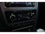 Skoda Octavia Combi 1.4 TSI Elegance Business Line/ Trekhaak/ 17'' LMV/ Xenon/ Media-Scherm/ Clima/ Cruise/ Elek. pakket/ Isofix/ Bluetooth/ Armsteun/ Multi. LEDER. Stuur/ Mistl./ PDC V+A/ Extra getint glas/ Dakrails.