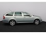 Skoda Octavia Combi 1.4 TSI Elegance Business Line/ Trekhaak/ 17'' LMV/ Xenon/ Media-Scherm/ Clima/ Cruise/ Elek. pakket/ Isofix/ Bluetooth/ Armsteun/ Multi. LEDER. Stuur/ Mistl./ PDC V+A/ Extra getint glas/ Dakrails.