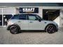 MINI Cooper 5-Deurs 1.5 Chili Serious Business | PANO | Black Edition | Camera + PDC | LED Ring | Union Jack |