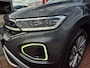 Volkswagen T-Roc 1.5 TSI Style Facelift Pano! Elektrische Kofferklep! IQ Lights! Memory Stoelen! Stoelverwarming!