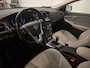 Volvo V40 1.6 T3 150pk Momentum Navi 4 Nieuwe Conti banden en Remmen