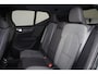 Volvo XC40 B3 Plus Dark - IntelliSafe Assist & Surround - 360º Camera - Harman/Kardon audio - Verwarmde voorstoelen - Parkeersensoren voor & achter - Draadloze tel. lader - Extra getint glas - Inklapbare trekhaak - 18' LMV