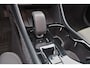Volvo XC40 B3 Plus Dark - IntelliSafe Assist & Surround - 360º Camera - Harman/Kardon audio - Verwarmde voorstoelen - Parkeersensoren voor & achter - Draadloze tel. lader - Extra getint glas - Inklapbare trekhaak - 18' LMV