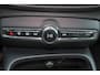 Volvo XC40 B3 Plus Dark - IntelliSafe Assist & Surround - 360º Camera - Harman/Kardon audio - Verwarmde voorstoelen - Parkeersensoren voor & achter - Draadloze tel. lader - Extra getint glas - Inklapbare trekhaak - 18' LMV