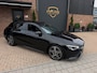Mercedes-Benz CLA Shooting Brake 200 Business Solution AMG Panorama Dak bom volle opties! Zeer Nette!