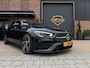 Mercedes-Benz CLA Shooting Brake 200 Business Solution AMG Panorama Dak bom volle opties! Zeer Nette!