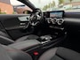 Mercedes-Benz CLA Shooting Brake 200 Business Solution AMG Panorama Dak bom volle opties! Zeer Nette!