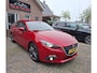 Mazda 3 2.0 GT-M Line. Camera, leder, stoelverwarming, cruise, navi, bluetooth, etc. Nieuwe APK + onderhoud gehad.