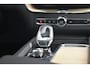 Volvo XC60 T6 Plug-in hybrid AWD Plus Bright | Head-Up Display | Achterbank Verwarmd | Panoramadak |