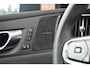 Volvo XC60 T6 Plug-in hybrid AWD Plus Bright | Head-Up Display | Achterbank Verwarmd | Panoramadak |