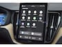 Volvo XC60 T6 Plug-in hybrid AWD Plus Bright | Head-Up Display | Achterbank Verwarmd | Panoramadak |