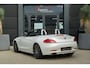 BMW Z4 Roadster | 245 PK | Nieuwe Motor | Bi-xenon | 19" velgen | Leder | PDC | NAV | Stoelverwarming | BMW Z4 Roadster sDrive28i Executive met 245 PK en een 2.0-liter viercilinder benzinemotor, voorzien van luxe lederen bekleding, elektrisch verstelbare bestuurdersstoel met geheugen, verwarmde