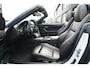 BMW Z4 Roadster | 245 PK | Nieuwe Motor | Bi-xenon | 19" velgen | Leder | PDC | NAV | Stoelverwarming | BMW Z4 Roadster sDrive28i Executive met 245 PK en een 2.0-liter viercilinder benzinemotor, voorzien van luxe lederen bekleding, elektrisch verstelbare bestuurdersstoel met geheugen, verwarmde