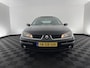 Renault Laguna Grand Tour 2.0-16V Privilège ( Phase II-Facelift ) Aut. *PANO | LEATHER-FABRIC | SPORTSEATS | NAVI-FULLMAP | CABASSE-AUDITORIUM | ECC | CRUISE | TOWBAR | 17''ALU*