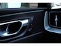 Volvo XC60 2.0 T6 Plug-in hybrid AWD Plus Bright | SOH-waarde 98% | Luchtvering | Verwarmde voorstoelen & Stuurwiel | Adaptieve Cruise Control | BLIS Dodehoekdetectie | Trekhaak semi elektrisch inklapbaar