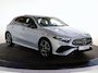 Mercedes-Benz A-klasse 250e Star Edition AMG Line | Multibeam | Panoramaschuifdak | Night | Stoelverwarming | Achteruitrijcamera | Apple Carplay/Android Auto |