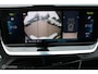 Peugeot e-2008 EV Allure 50 kWh, Navi, App connect, Cruise, Clima, Pdc + Camera, Donker glas, All Season banden