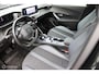 Peugeot e-2008 EV Allure 50 kWh, Navi, App connect, Cruise, Clima, Pdc + Camera, Donker glas, All Season banden