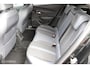 Peugeot e-2008 EV Allure 50 kWh, Navi, App connect, Cruise, Clima, Pdc + Camera, Donker glas, All Season banden
