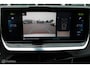 Peugeot e-2008 EV Allure 50 kWh, Navi, App connect, Cruise, Clima, Pdc + Camera, Donker glas, All Season banden