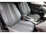 Peugeot e-2008 EV Allure 50 kWh, Navi, App connect, Cruise, Clima, Pdc + Camera, Donker glas, All Season banden