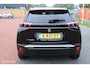 Peugeot e-2008 EV Allure 50 kWh, Navi, App connect, Cruise, Clima, Pdc + Camera, Donker glas, All Season banden