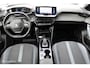 Peugeot e-2008 EV Allure 50 kWh, Navi, App connect, Cruise, Clima, Pdc + Camera, Donker glas, All Season banden