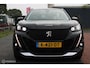 Peugeot e-2008 EV Allure 50 kWh, Navi, App connect, Cruise, Clima, Pdc + Camera, Donker glas, All Season banden