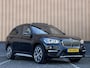BMW X1 sDrive20i Orange Edition III | Dealer Onderhouden | Origineel Nederlands | NAP | Panoramadak | Harman Kardon | Rijmodus Regeling |  Camera Achter |