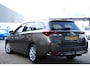 Toyota Auris 1.8 Hybrid Dynamic, Trekhaak, LM velgen, Cruise control, Privacy glass.
