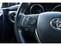 Toyota Auris 1.8 Hybrid Dynamic, Trekhaak, LM velgen, Cruise control, Privacy glass.