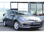 Toyota Auris 1.8 Hybrid Dynamic, Trekhaak, LM velgen, Cruise control, Privacy glass.