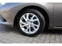 Toyota Auris 1.8 Hybrid Dynamic, Trekhaak, LM velgen, Cruise control, Privacy glass.